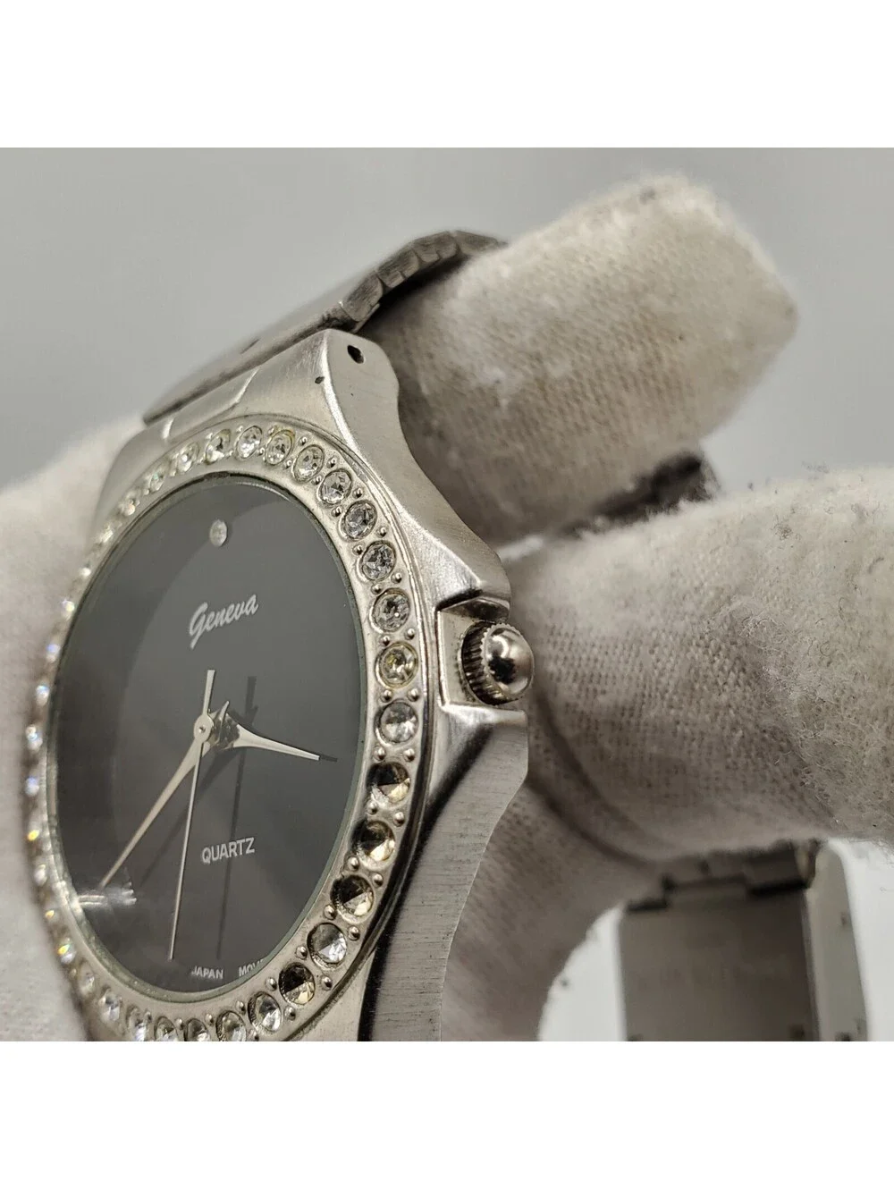 Geneva Watch Women 33mm Black Dial Rhinestone Bezel Silver Tone New Battery